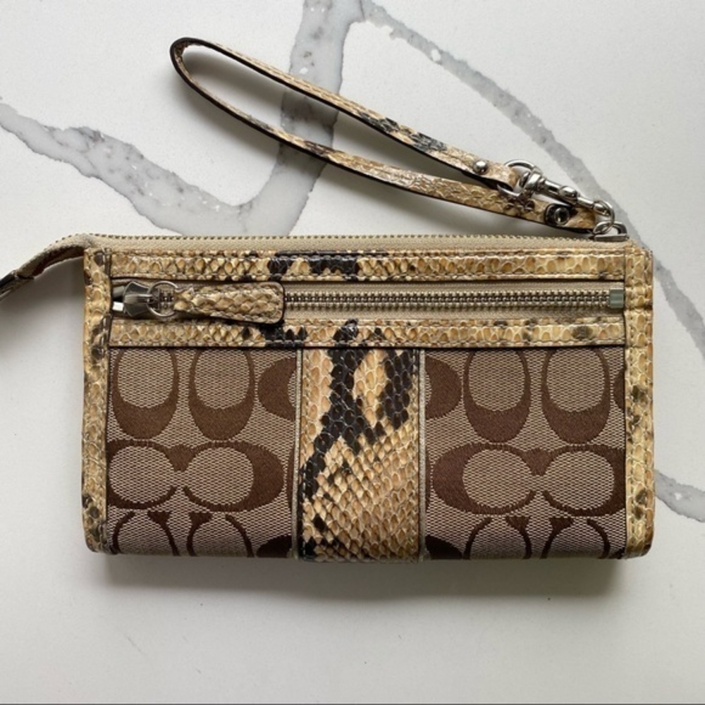 Coach Legacy Signature Zippy Wallet Wristlet - Picture 3 of 12